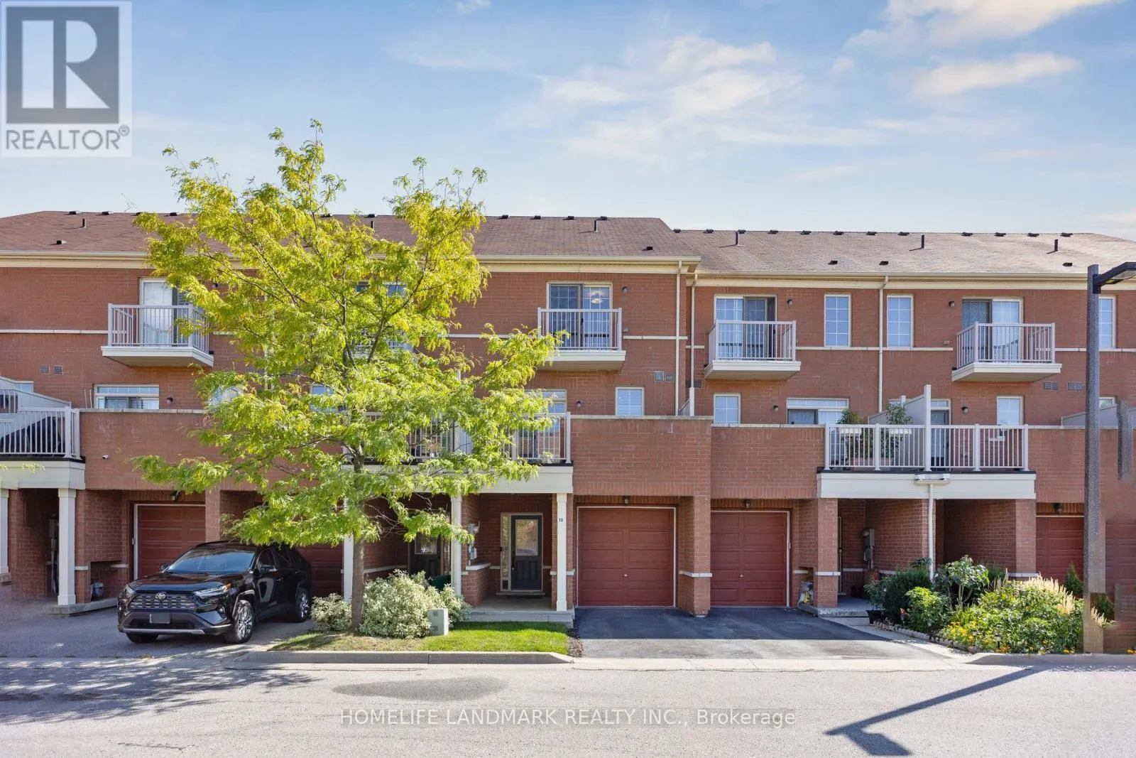 56 DONALD BUTTRESS BOULEVARD W