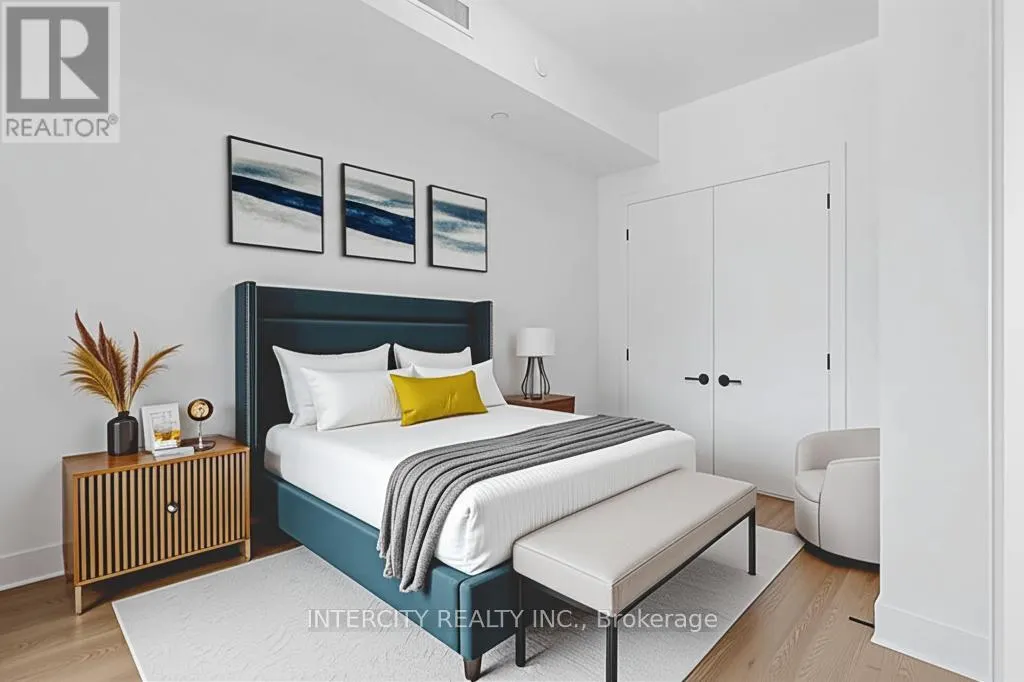 323 - 2075 KING ROAD