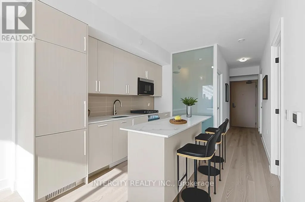 323 - 2075 KING ROAD