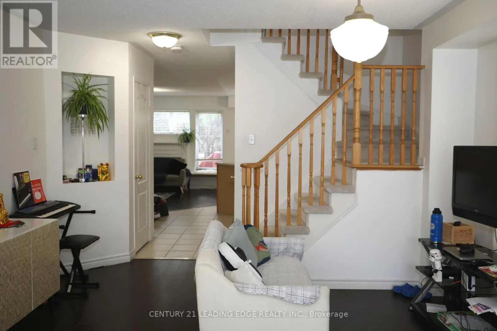 308 CASTLEMORE AVENUE