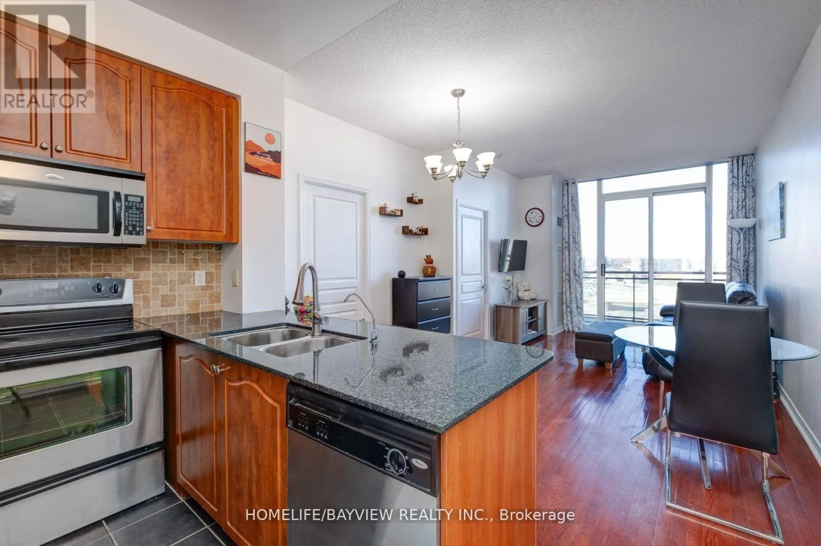 PH01 - 350 RED MAPLE ROAD