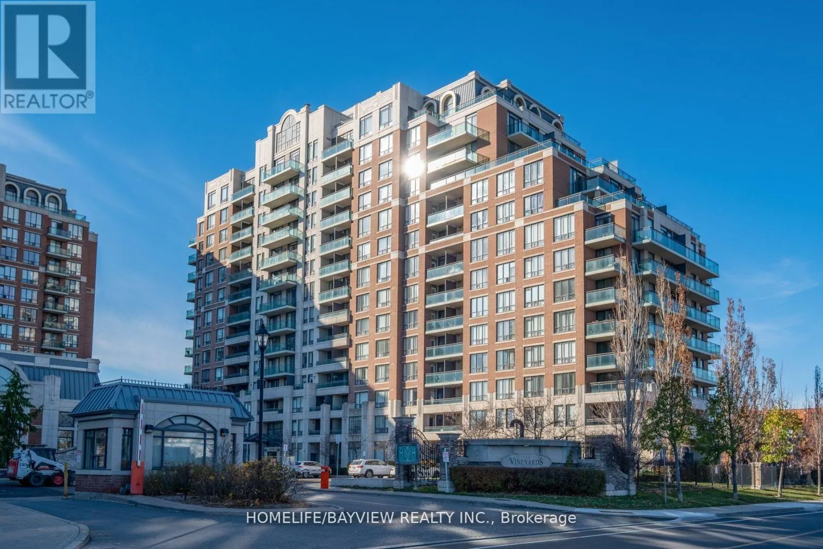 PH01 - 350 RED MAPLE ROAD