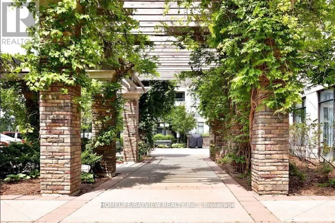 PH01 - 350 RED MAPLE ROAD
