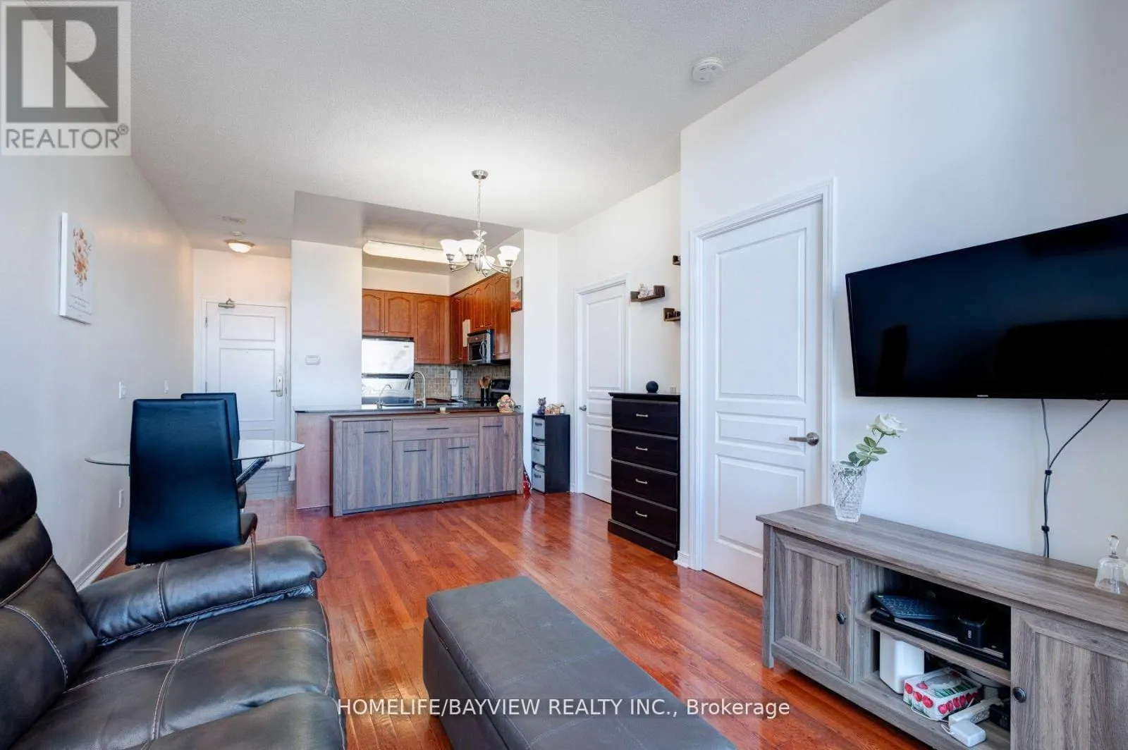 PH01 - 350 RED MAPLE ROAD