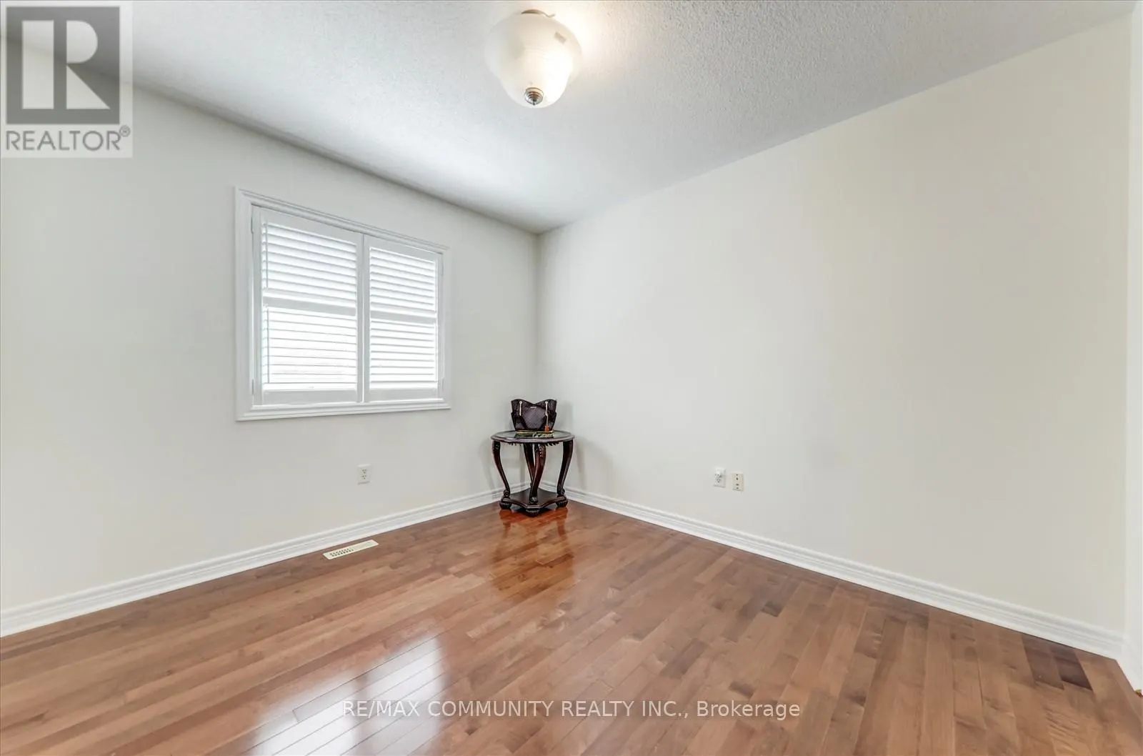 138 WEST LAWN CRESCENT