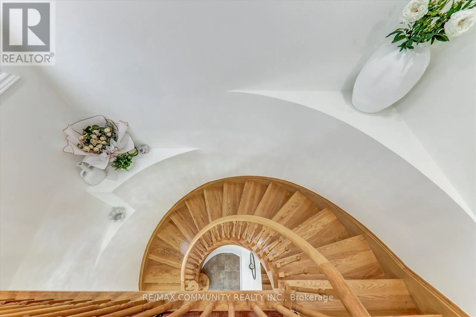 138 WEST LAWN CRESCENT