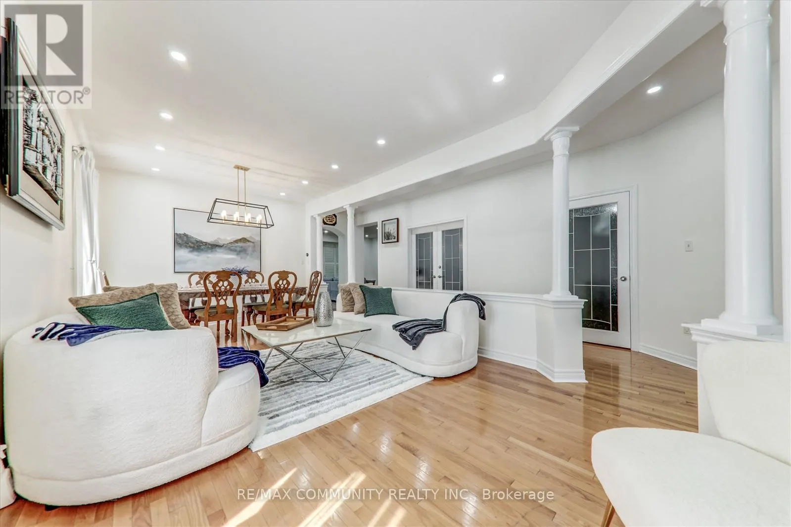 138 WEST LAWN CRESCENT