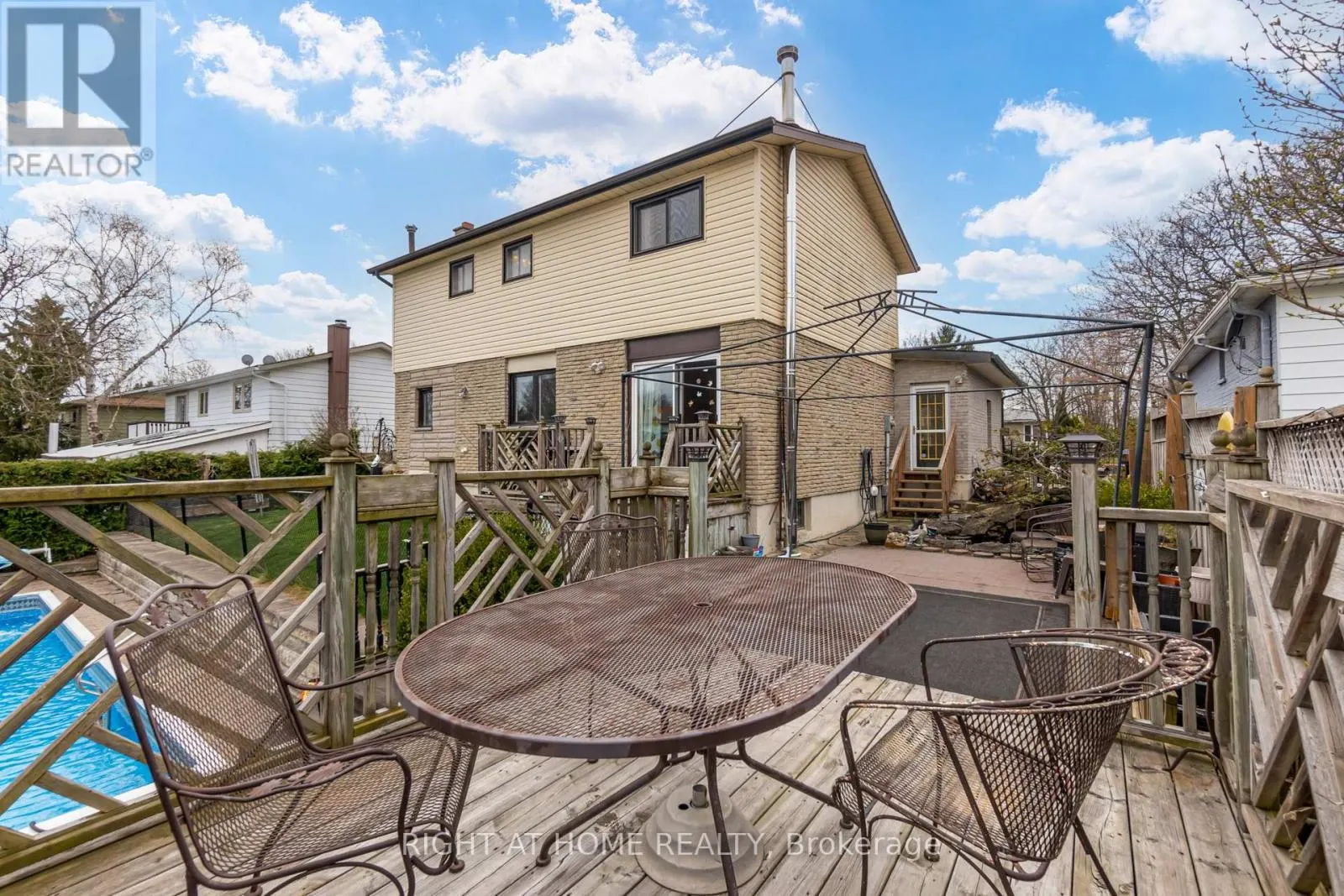27 SIR KAY DRIVE