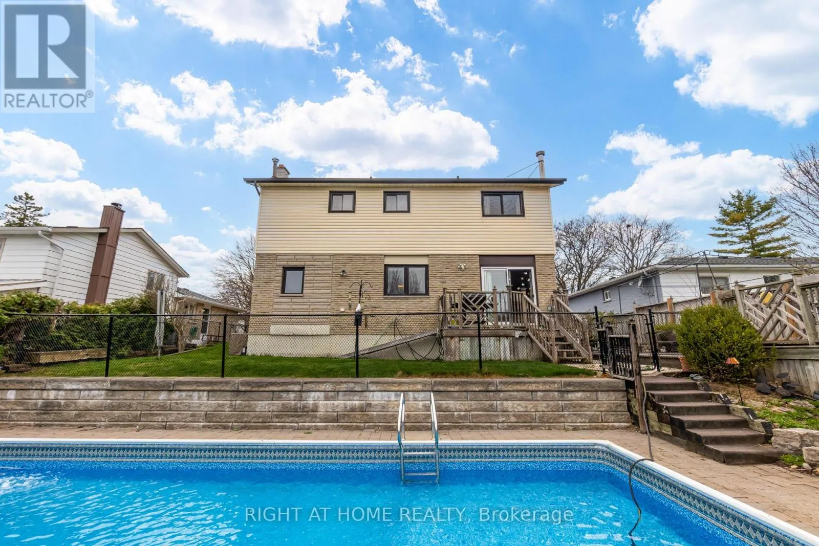 27 SIR KAY DRIVE