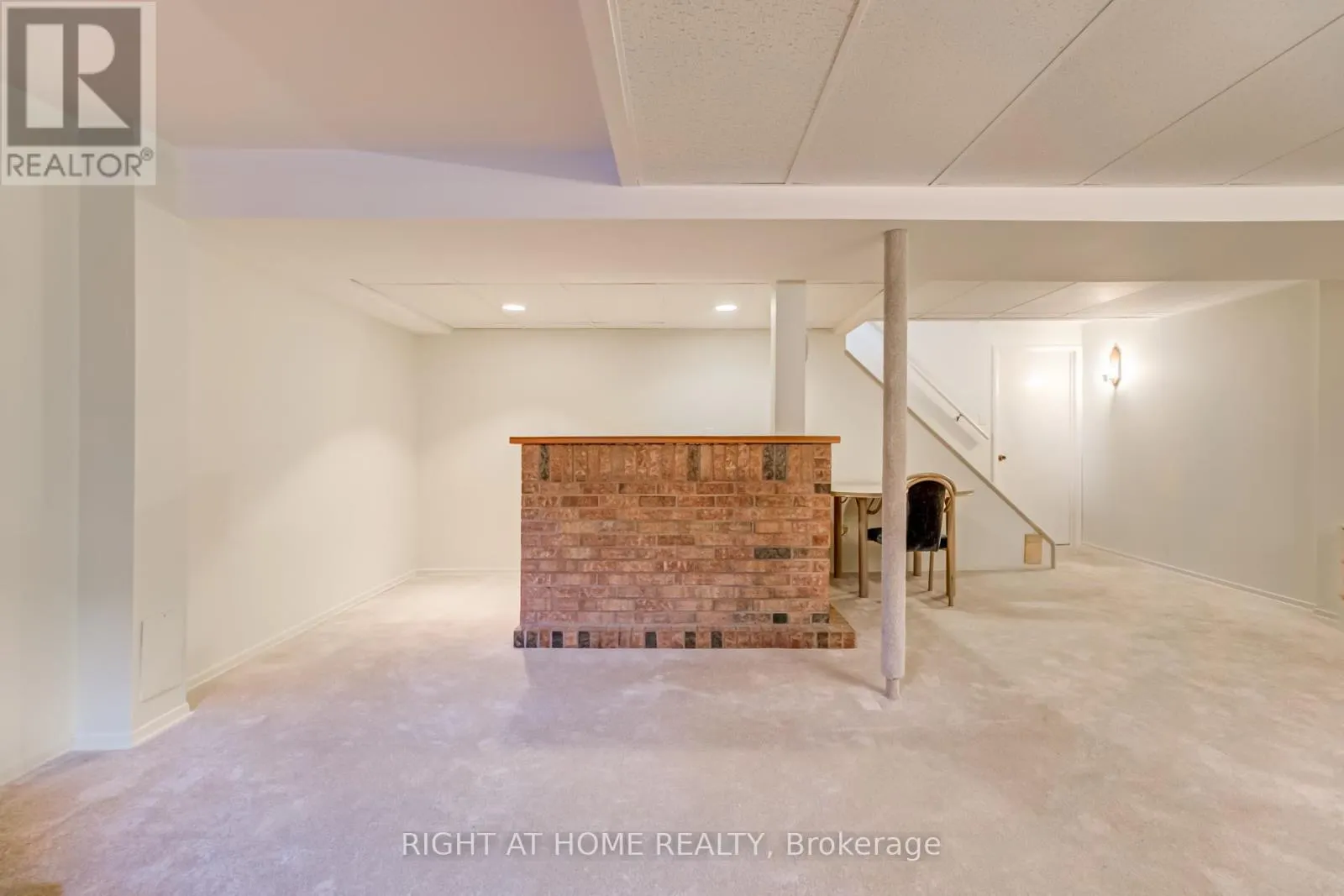 27 SIR KAY DRIVE
