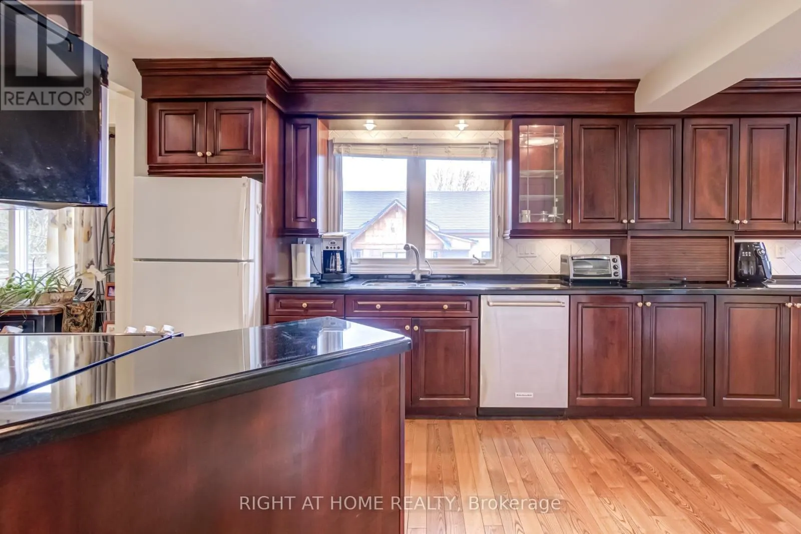 27 SIR KAY DRIVE