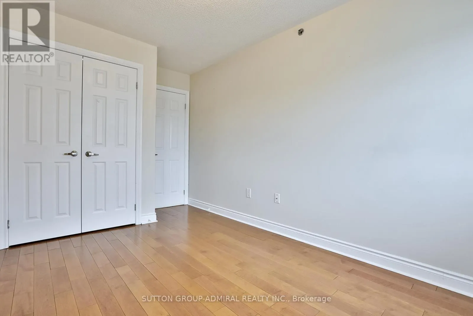 12 - 8 BRIGHTON PLACE
