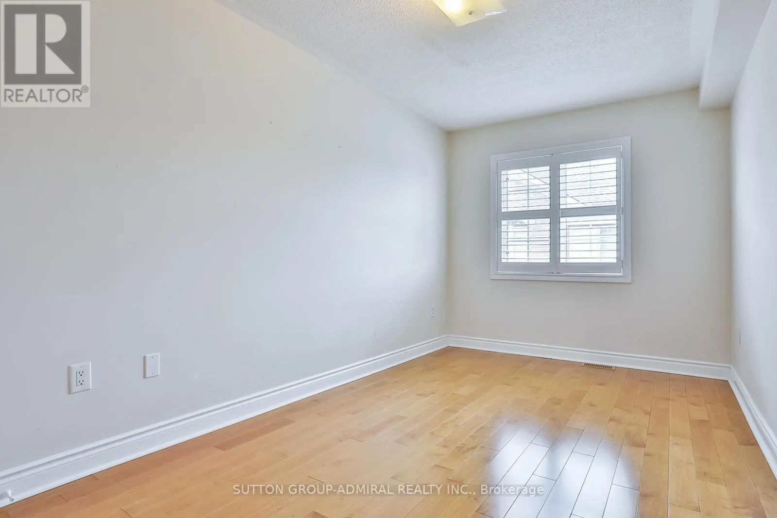 12 - 8 BRIGHTON PLACE