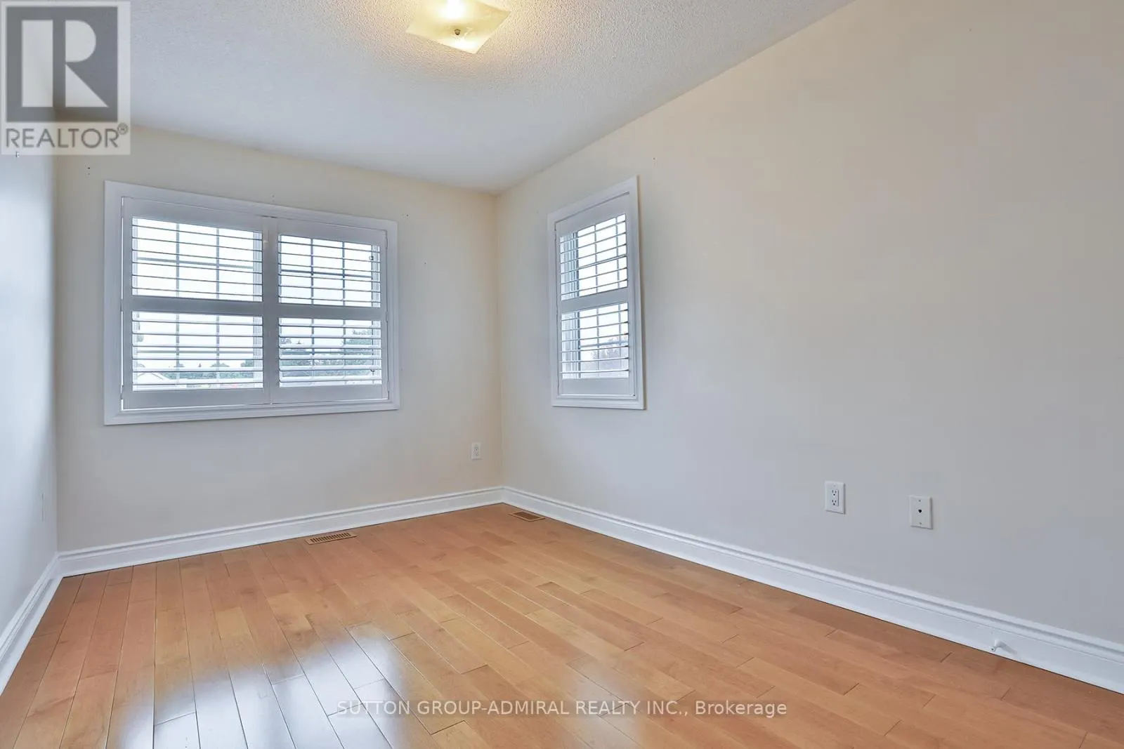 12 - 8 BRIGHTON PLACE