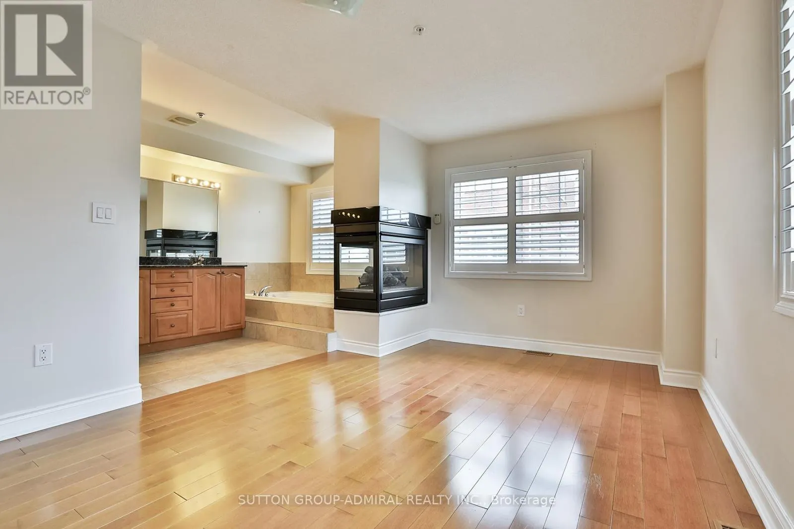 12 - 8 BRIGHTON PLACE
