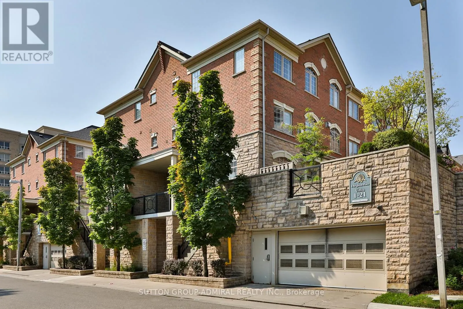 12 - 8 BRIGHTON PLACE