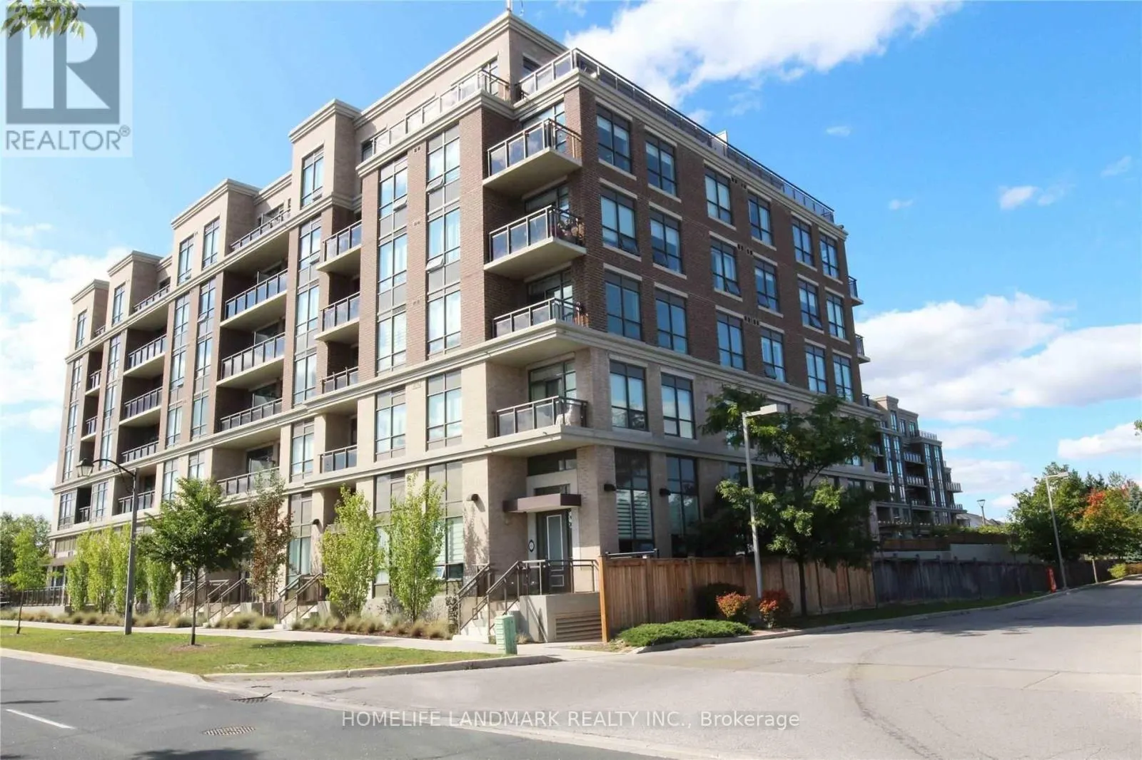 333 - 540 BUR OAK AVENUE