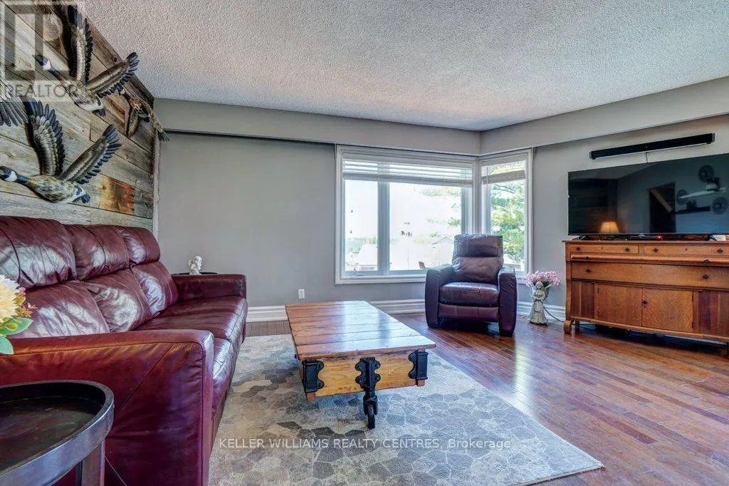 34 MEADOWLANDS DRIVE