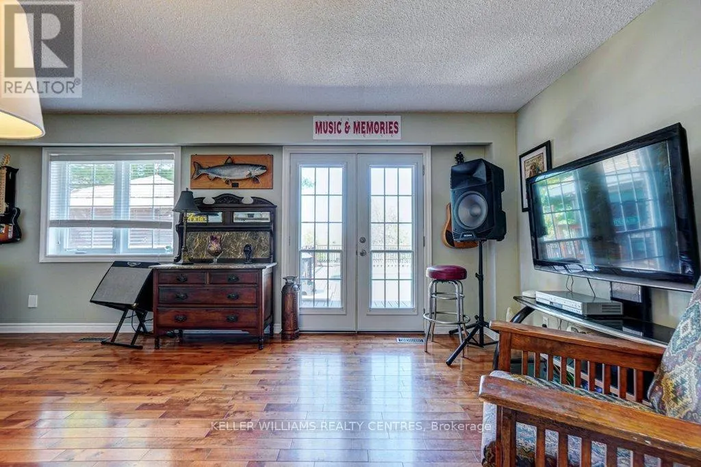 34 MEADOWLANDS DRIVE