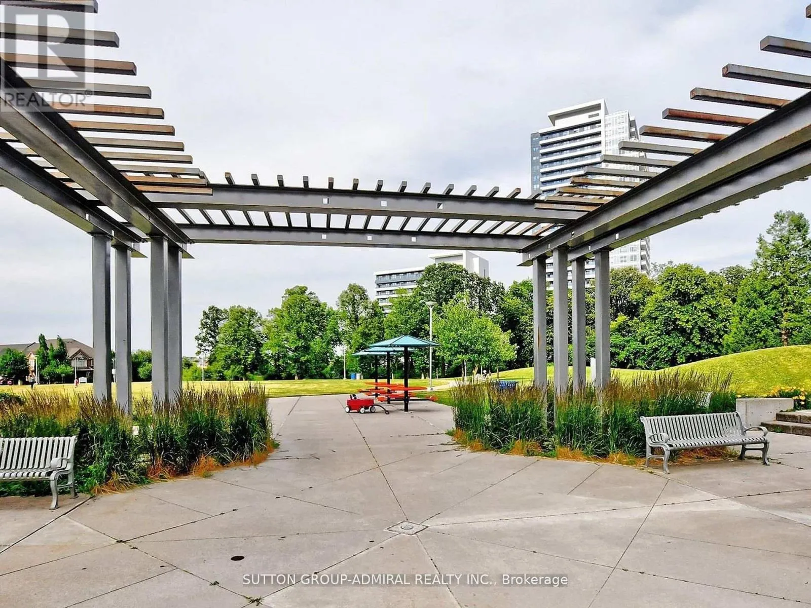 1012 - 7 NORTH PARK ROAD