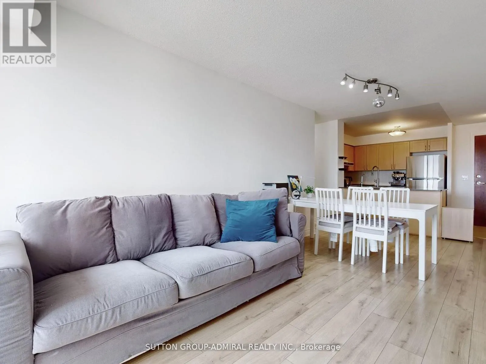 1012 - 7 NORTH PARK ROAD