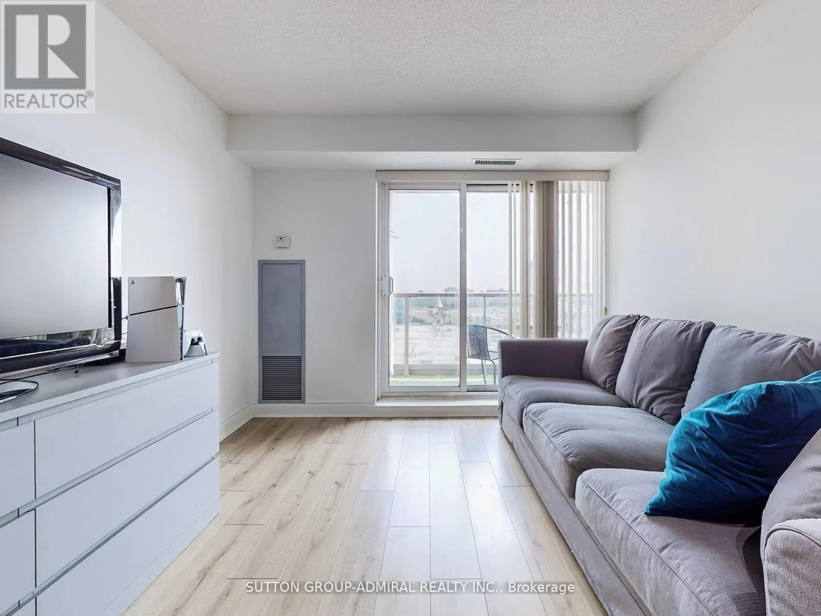 1012 - 7 NORTH PARK ROAD