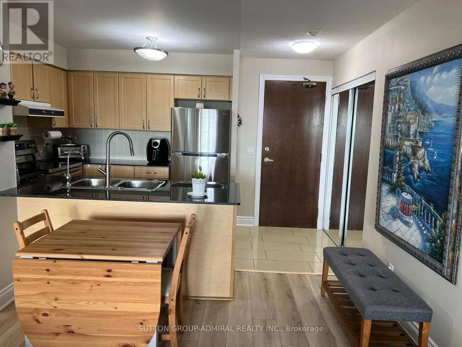 1012 - 7 NORTH PARK ROAD
