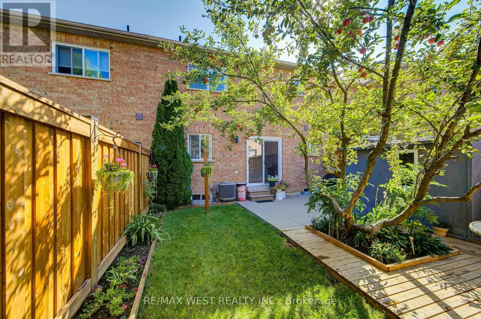 294 HAWKVIEW BOULEVARD