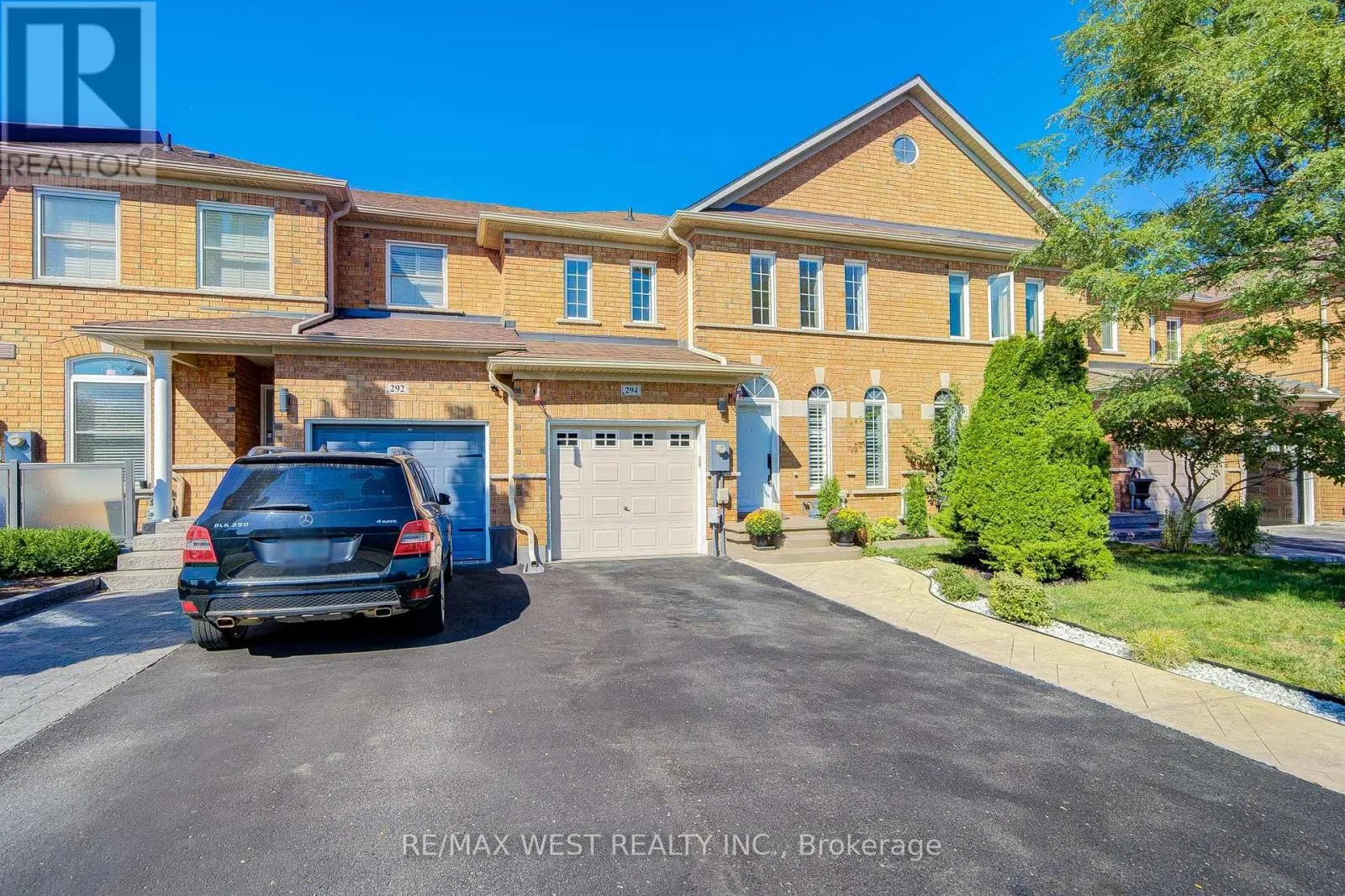 294 HAWKVIEW BOULEVARD