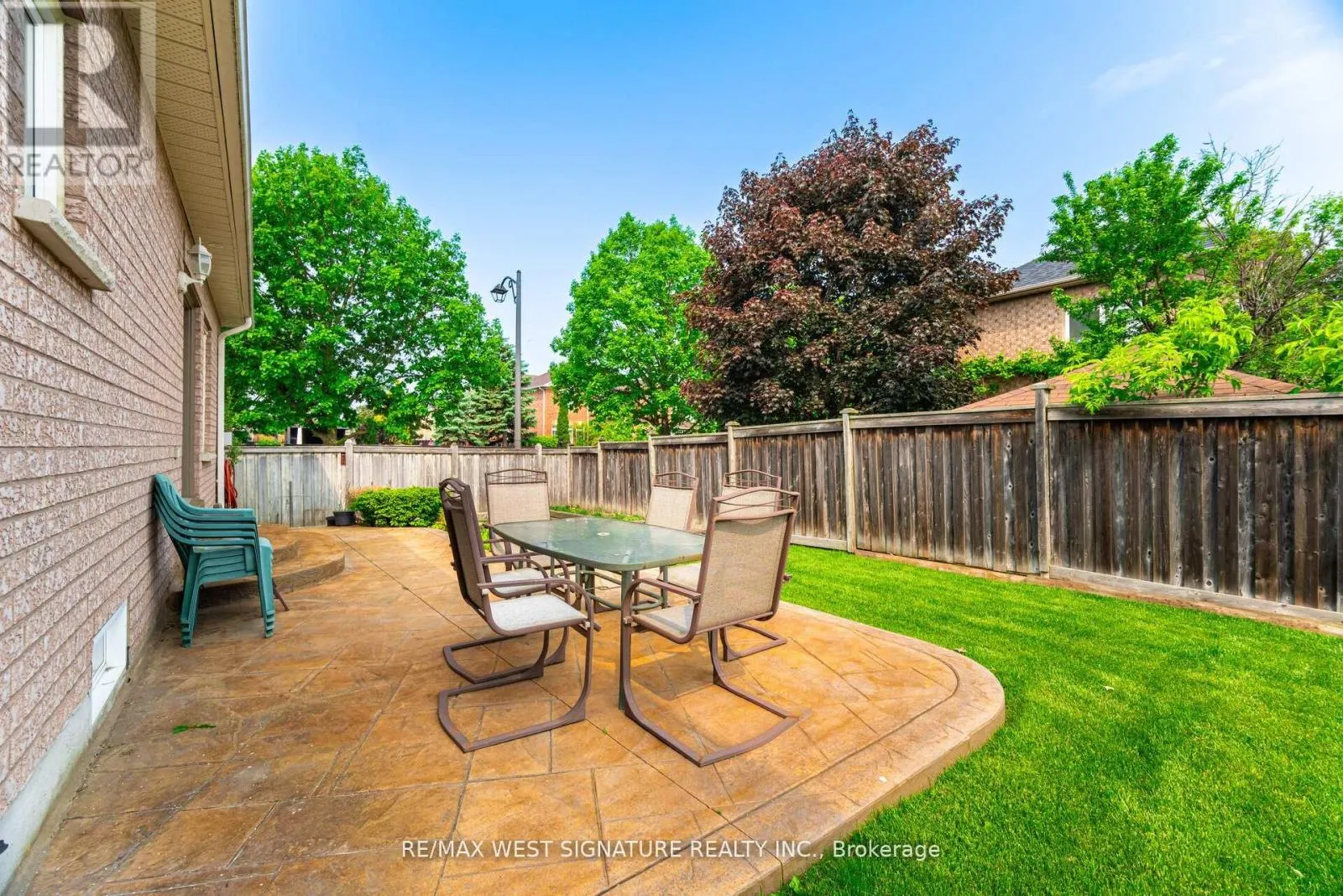 121 CALERA CRESCENT