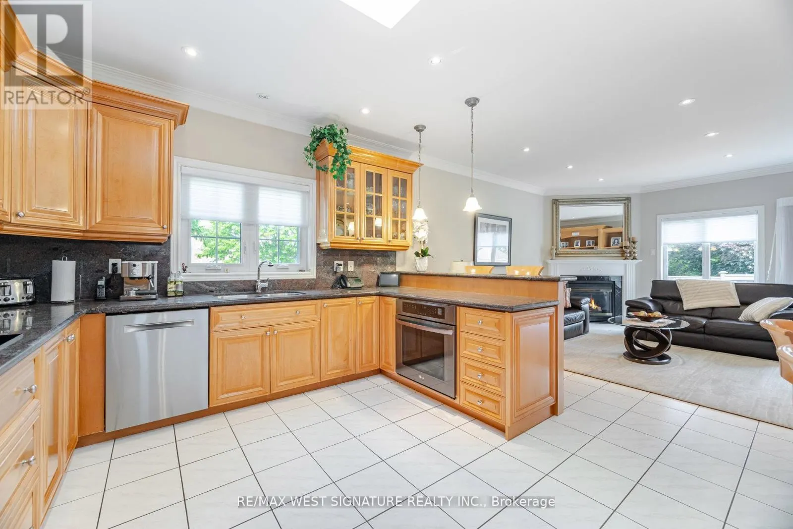121 CALERA CRESCENT