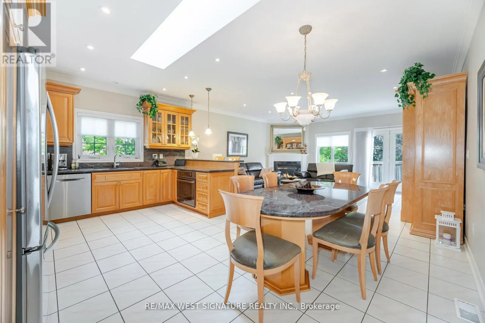 121 CALERA CRESCENT