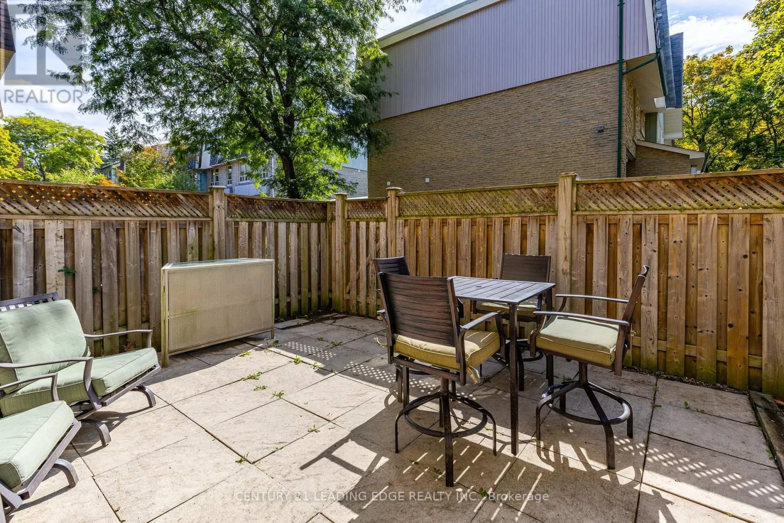 129 POPLAR CRESCENT