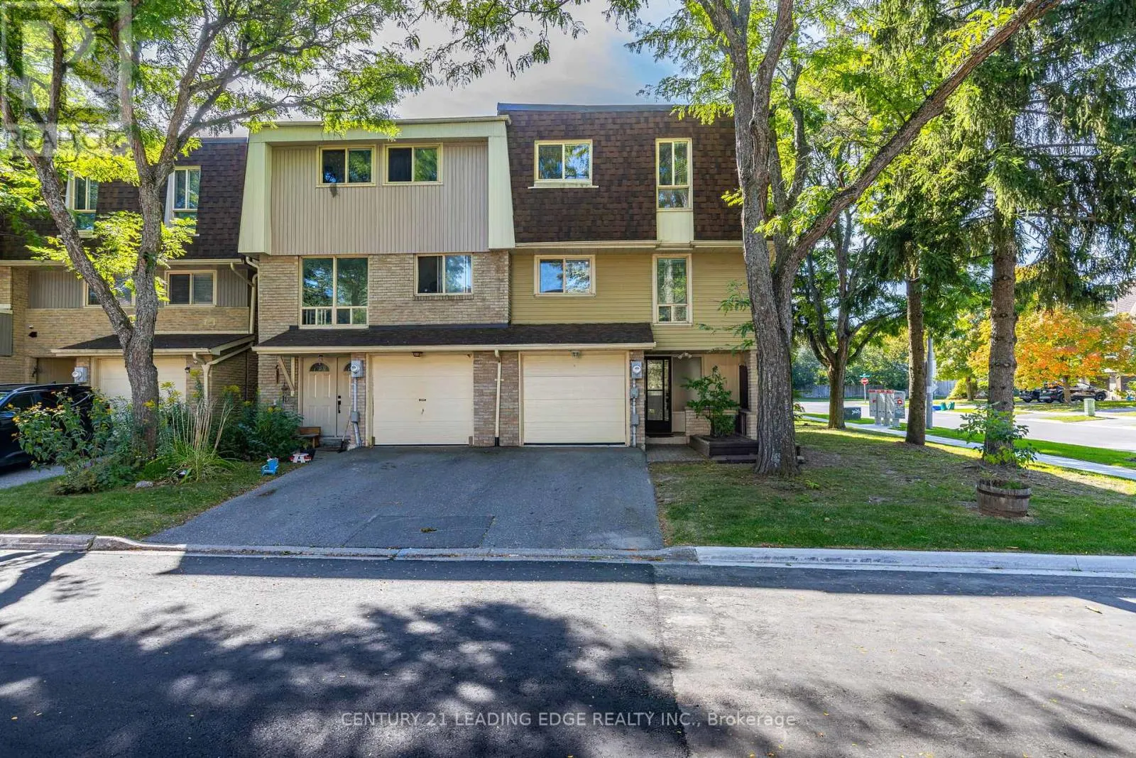 129 POPLAR CRESCENT