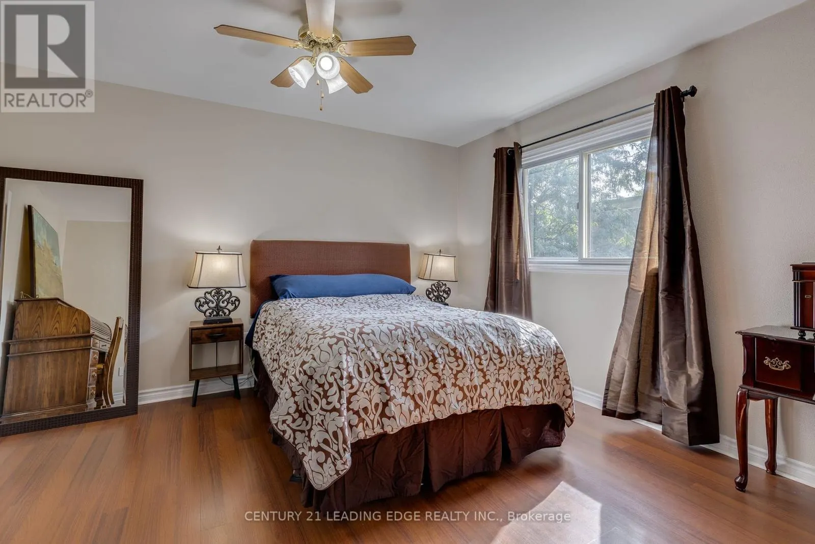 129 POPLAR CRESCENT