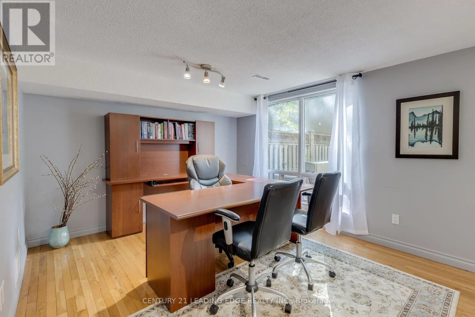 129 POPLAR CRESCENT