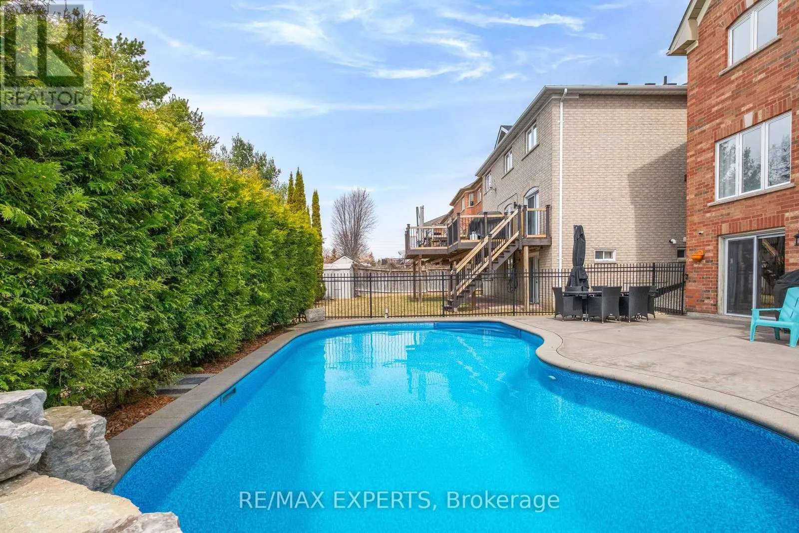 228 SAWMILL VALLEY DRIVE