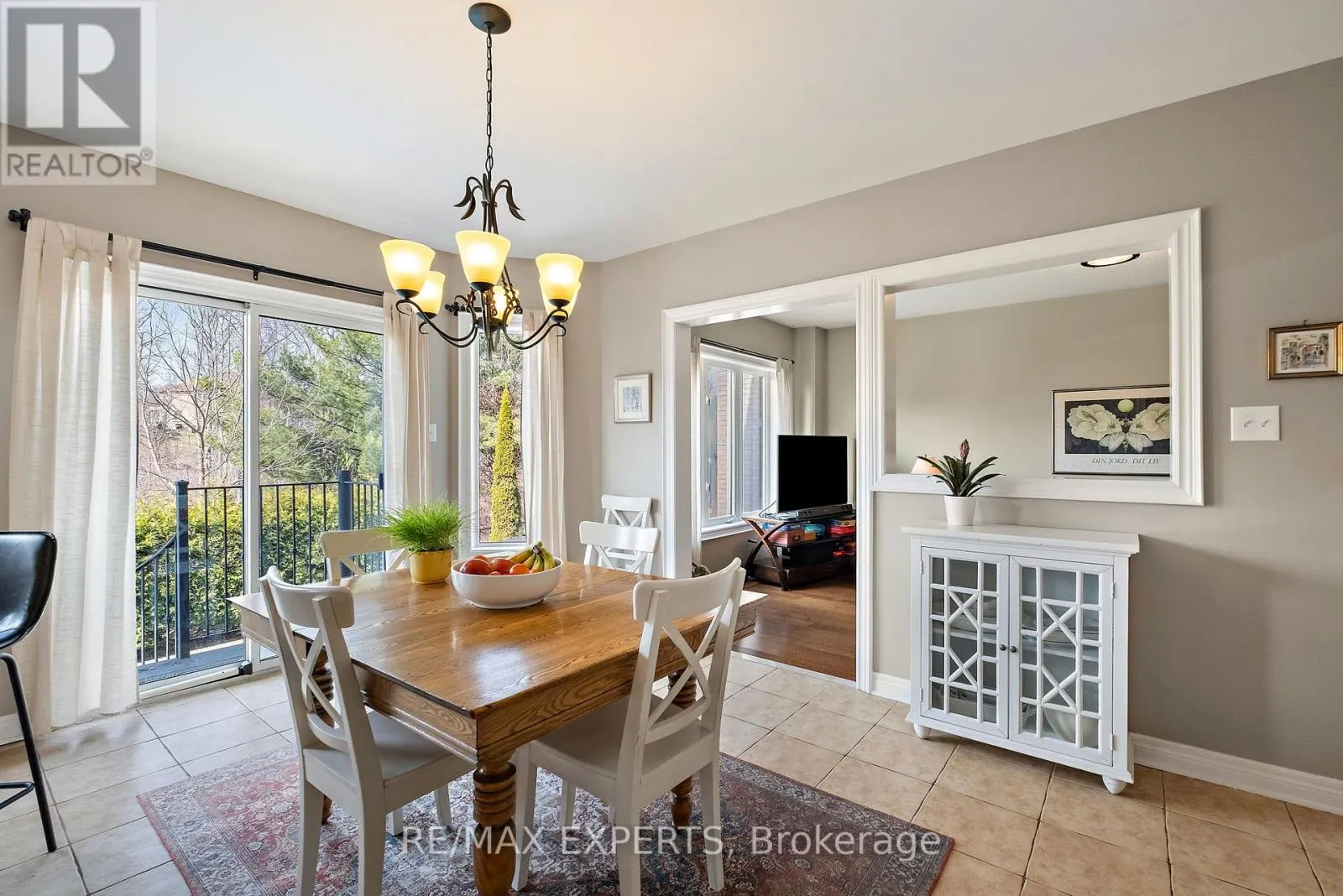 228 SAWMILL VALLEY DRIVE