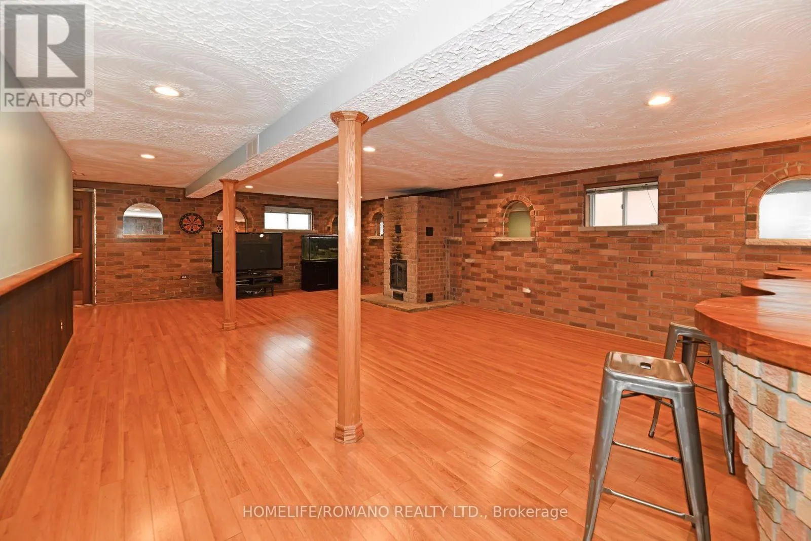 26 QUAKER RIDGE ROAD