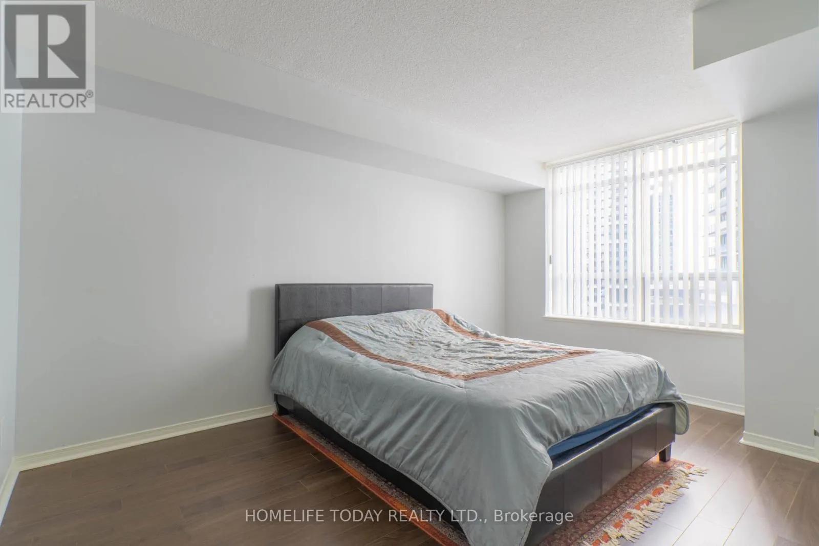510 - 73 KING WILLIAM CRESCENT