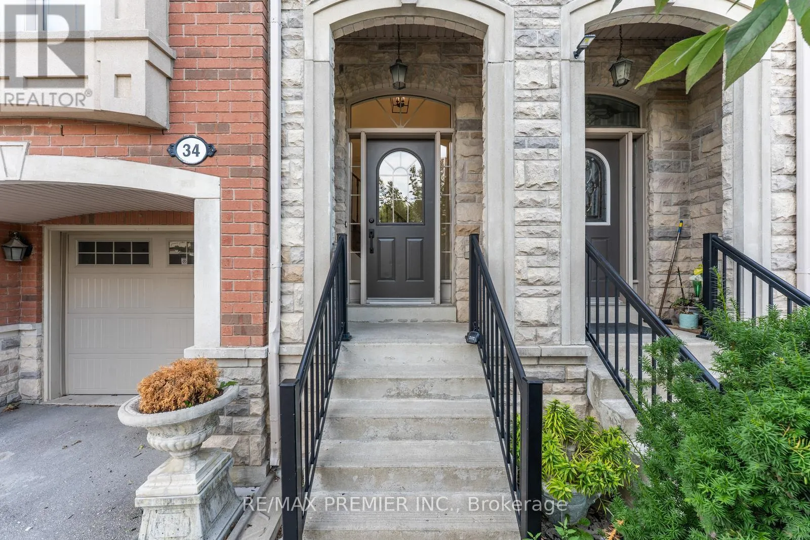 34 GEORGE BOGG ROAD