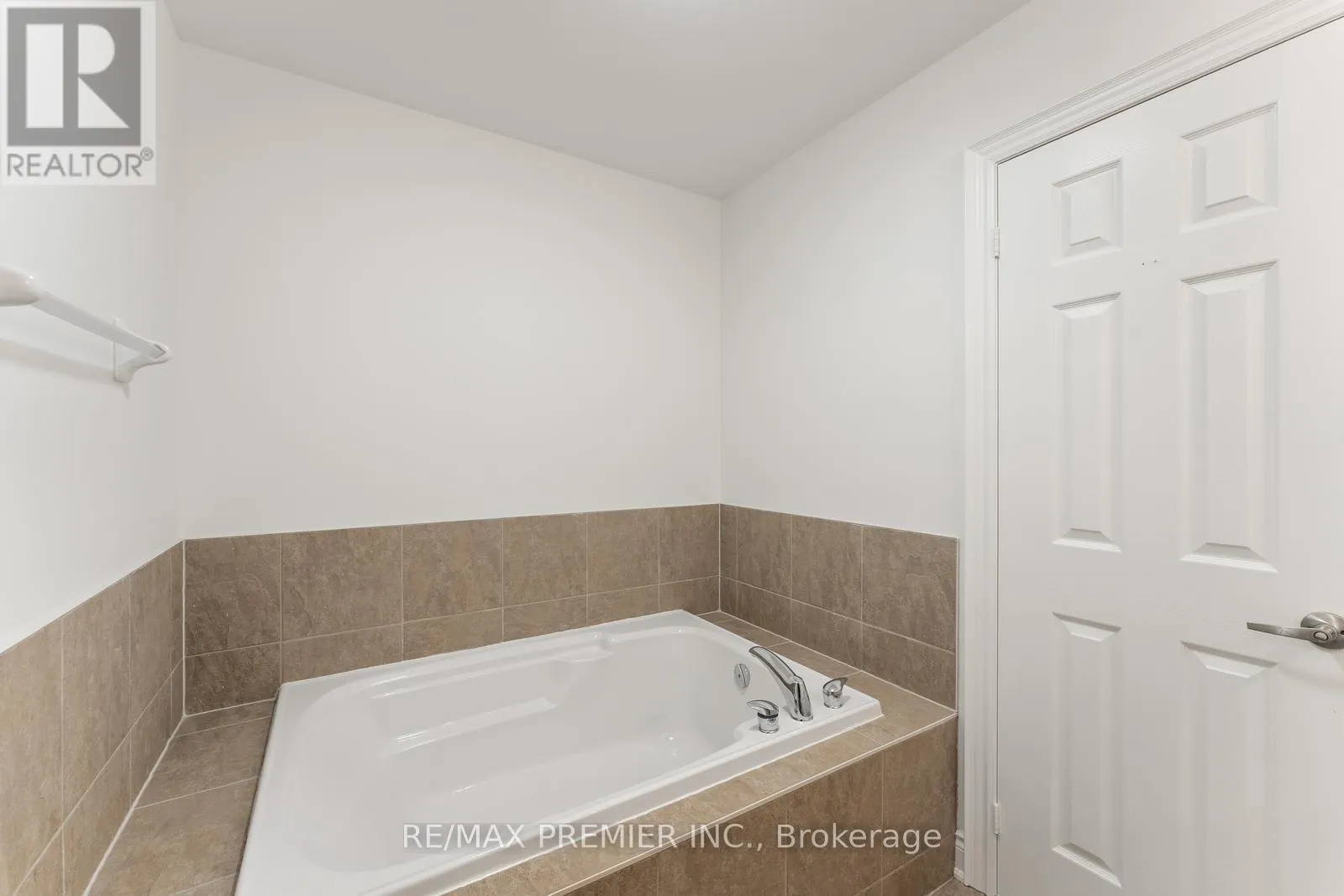 34 GEORGE BOGG ROAD