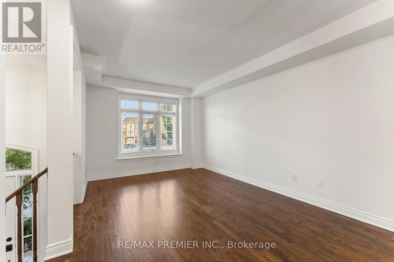 34 GEORGE BOGG ROAD