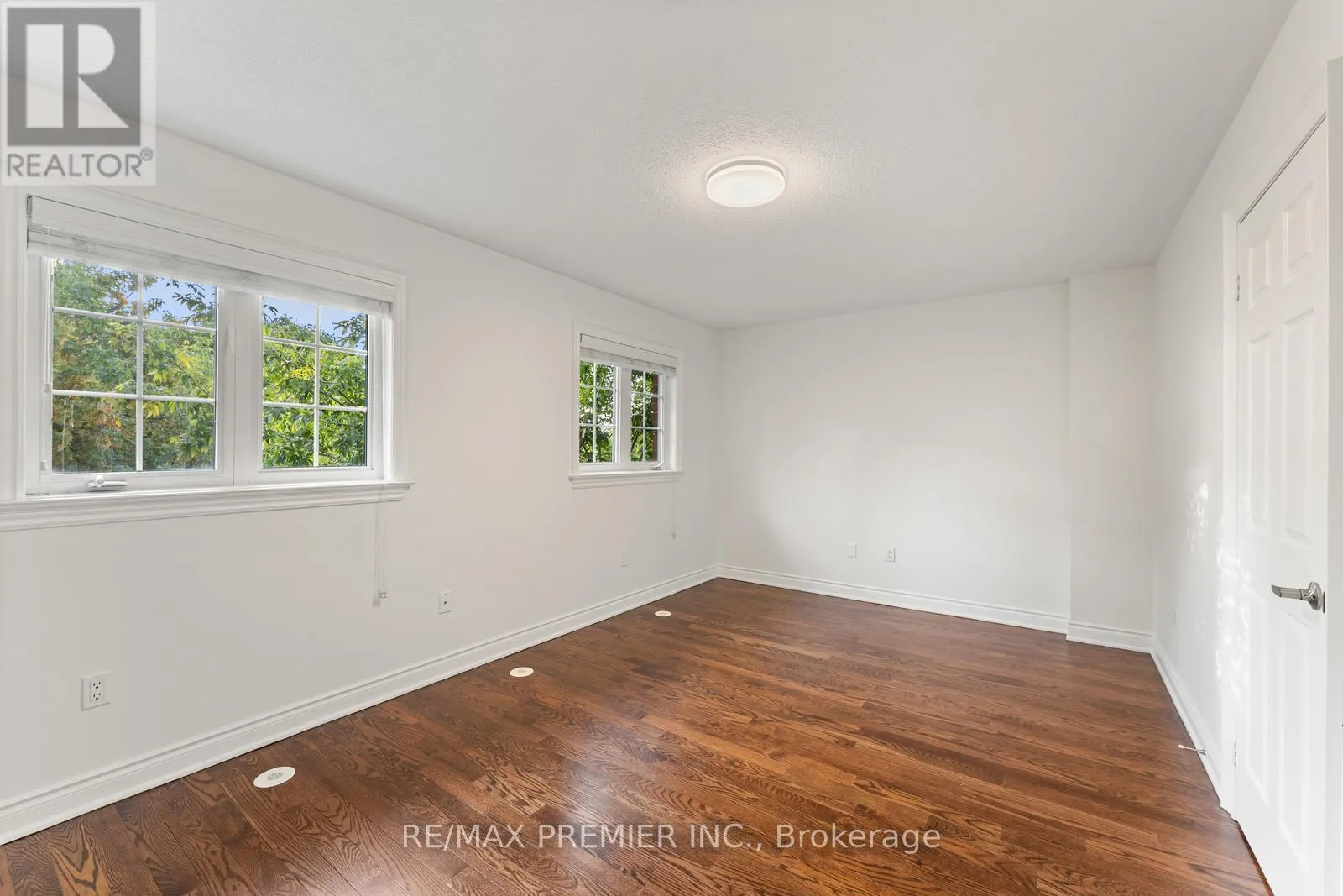 34 GEORGE BOGG ROAD