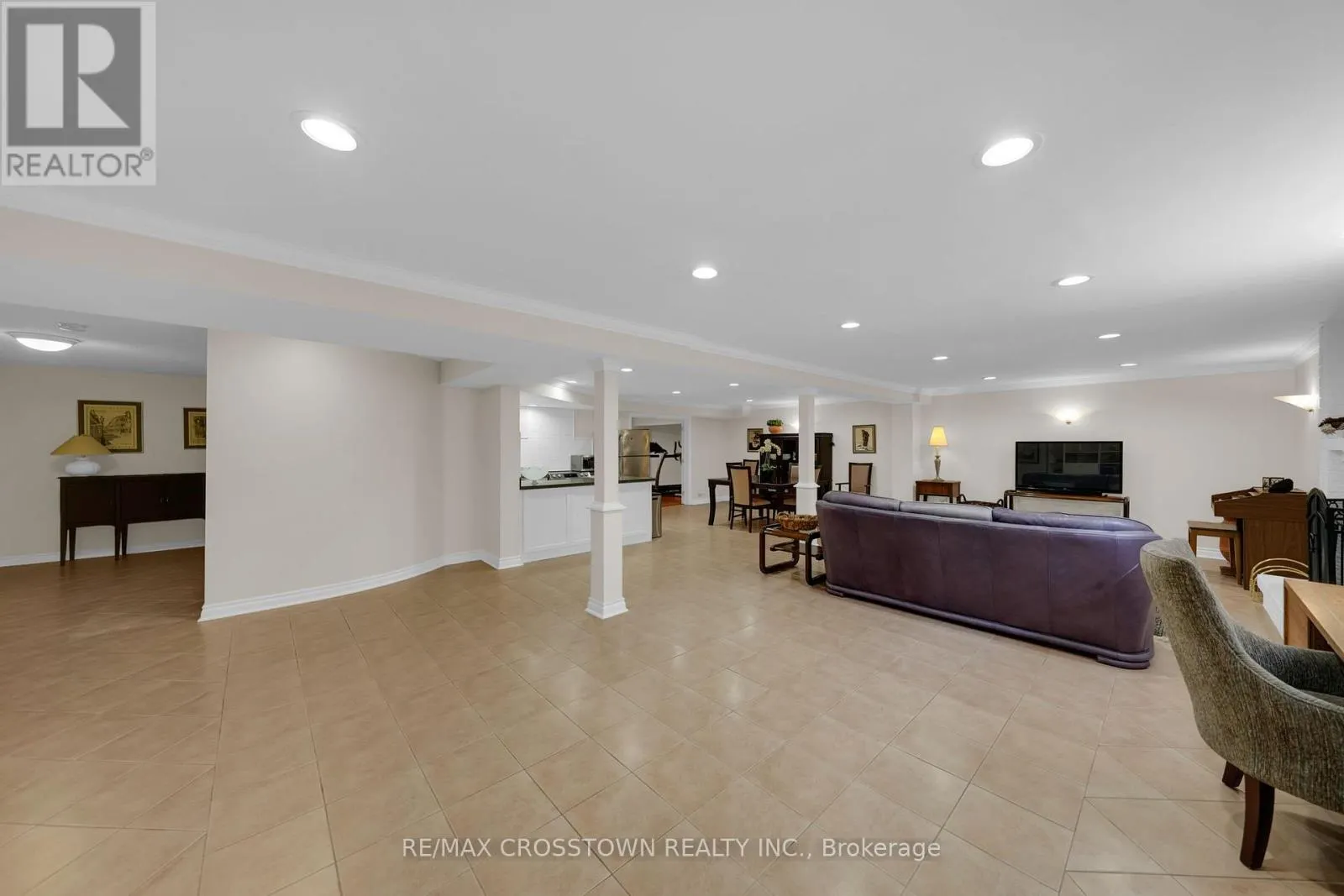 72 GLENAYR ROAD
