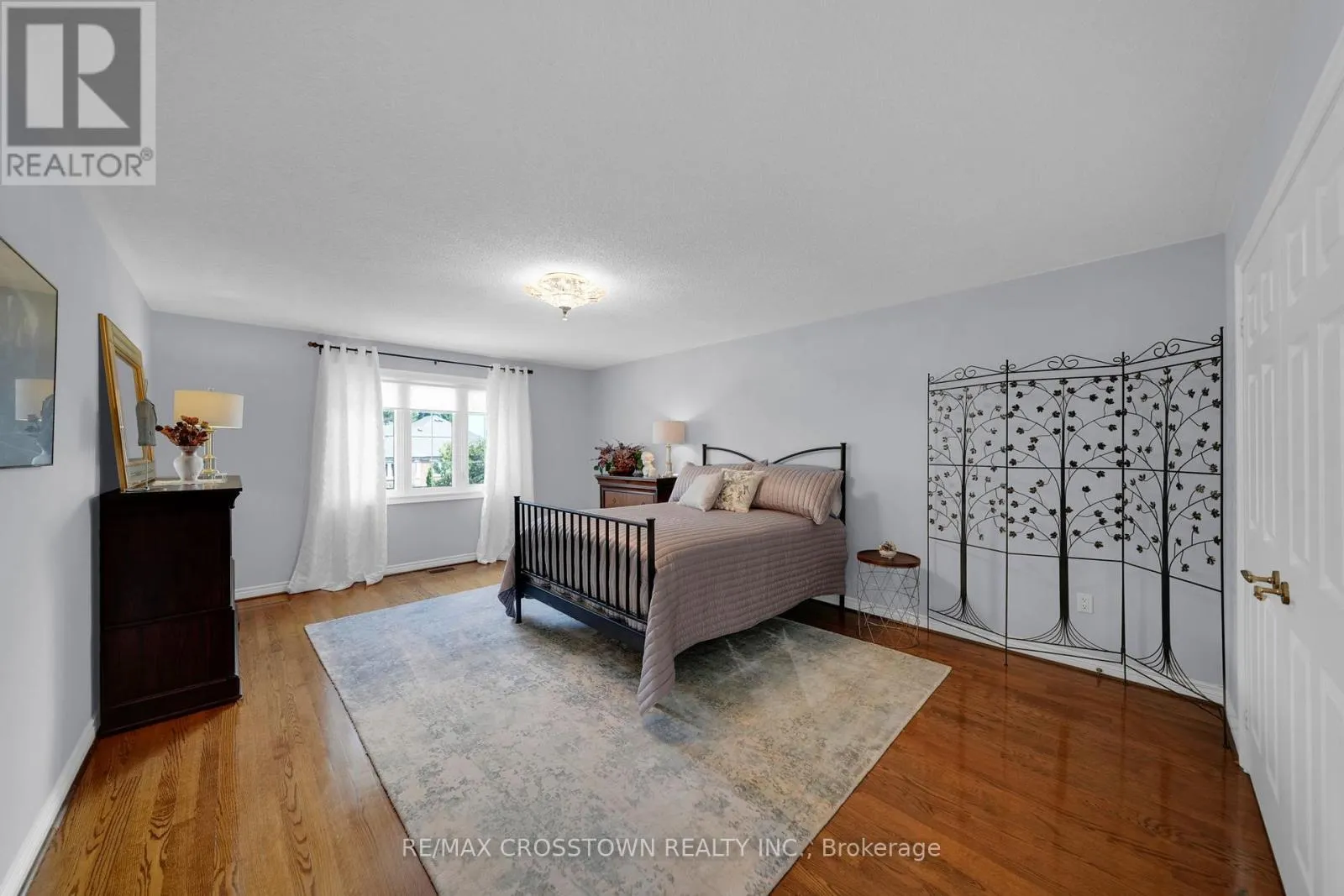 72 GLENAYR ROAD