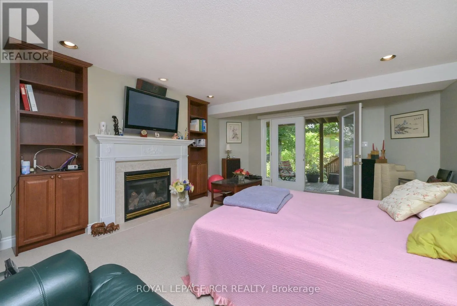 11 MONTEBELLO TERRACE