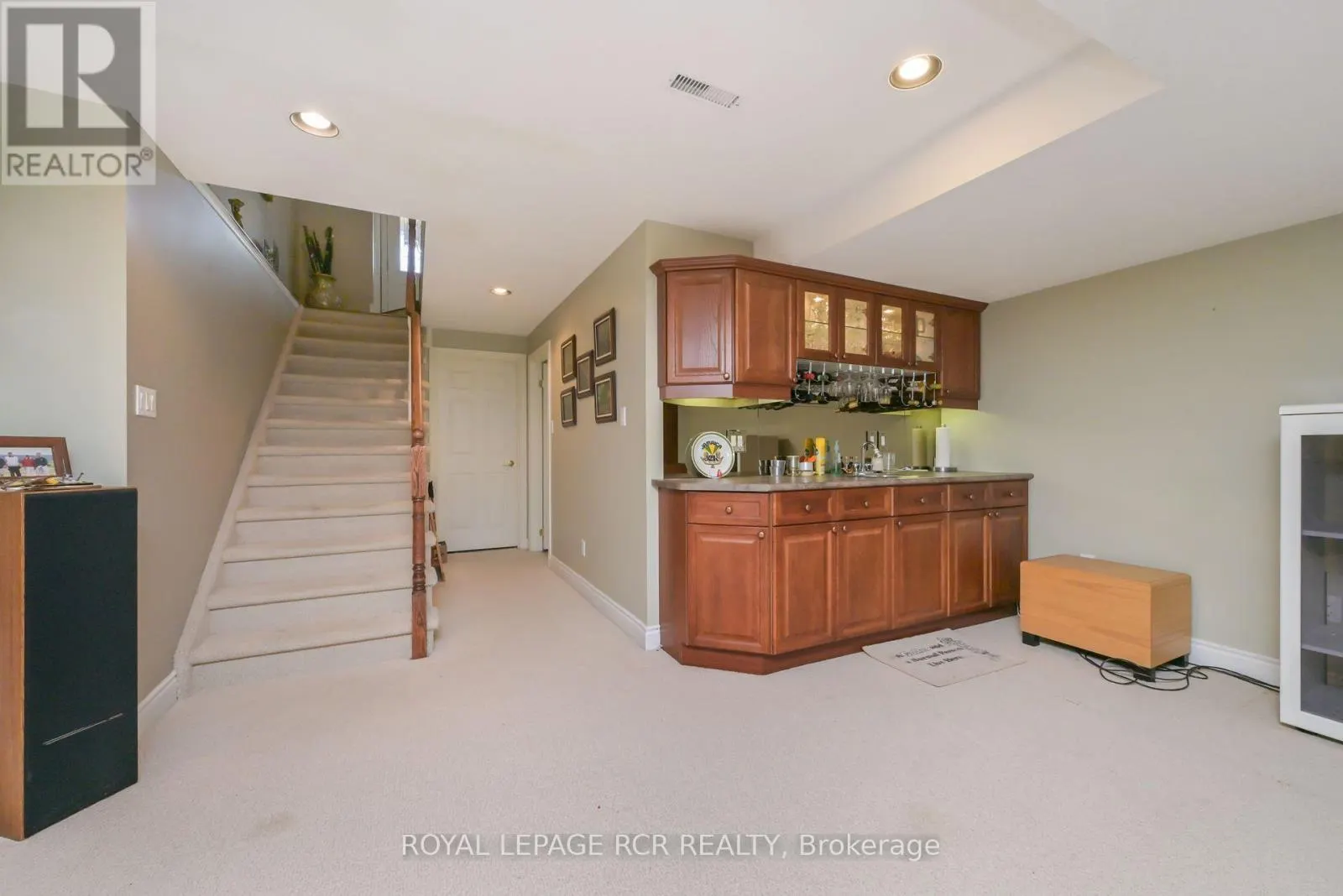 11 MONTEBELLO TERRACE