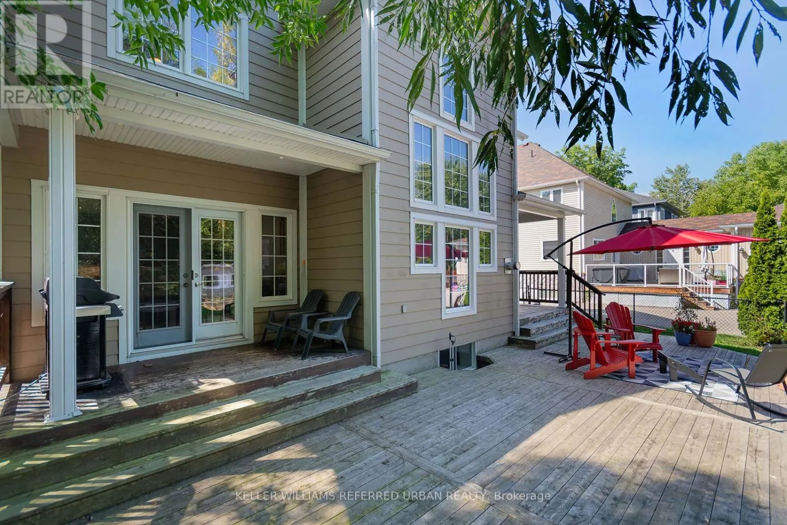995 CHAPMAN STREET