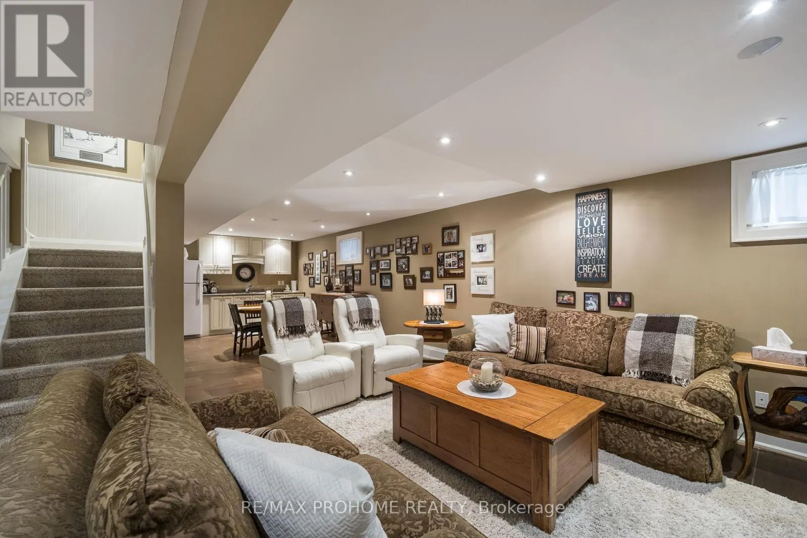 42 FOUNDRY CRESCENT